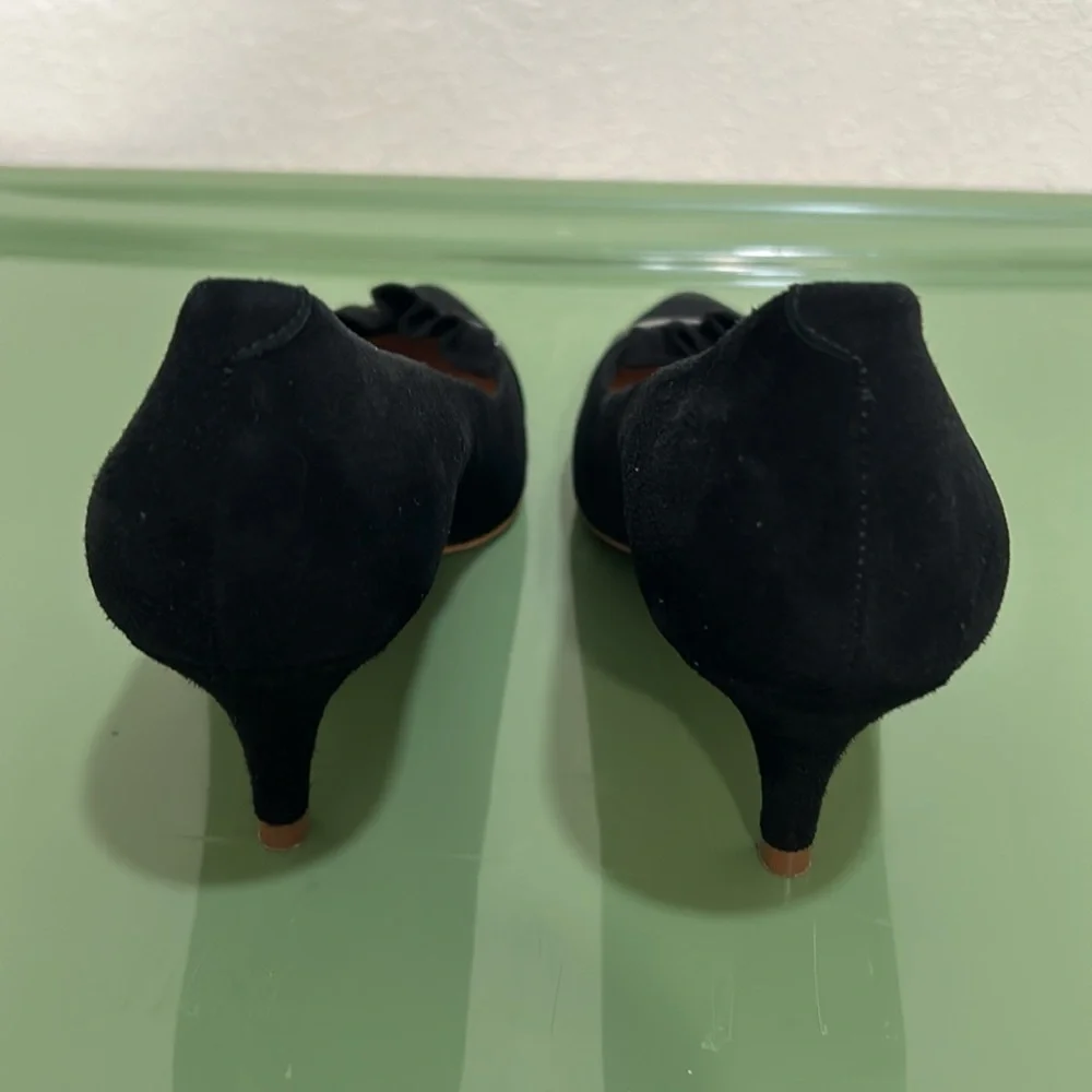 ANTHROPOLOGIE RUFFLE KITTEN 2.5 HEELS SUEDE BLACK SZ 38 MADE IN SPAIN - Picture 4 of 11
